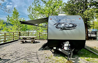Fully Furnished Bunkhouse! Family friendly!!