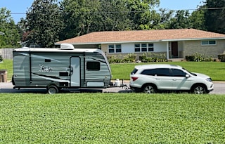 TUR7L Living Road-tripping 2021 Jayco SLX 174BH