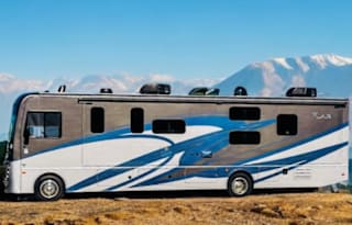 2022 Fleetwood RV Flair 34J
