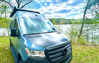 Storyteller Overland 4x4 Stealth Mode