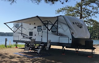 2 bedroom•BunkHOUSE* SLEEPS 10*Fully STOCKED