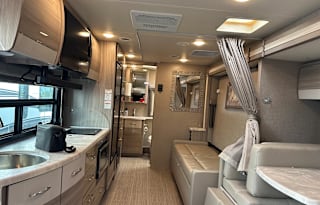 2021 Mercedes Delano 24FB