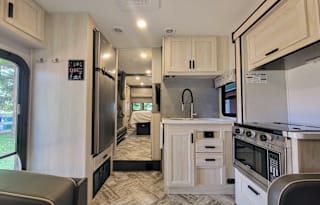 New 32ft motorhome Sunseeker LE 3250DS