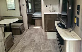 2021 Gulf Stream RV Conquest 276BHS