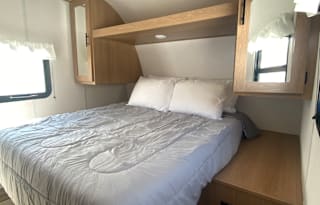 2022 Prime Time RV Avenger 26DBSLE