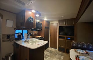 Home Away From Home- 2015 Jayco Great floor plan!