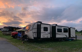 2021 Venture RV SportTrek Touring Edition