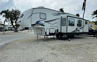 2024 Forest River RV Cherokee Arctic Wolf 321BH