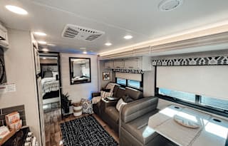 2021 Jayco Greyhawk 30Z