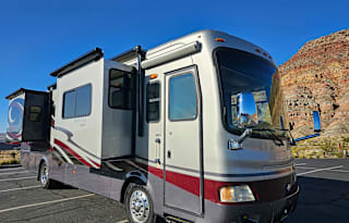 2011 Monaco Knight 36 PFT