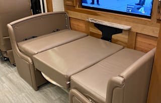 2019 Entegra Coach Reatta 39Bh
