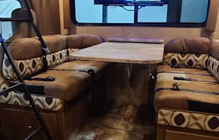 2015 Coachmen RV Leprechaun 317SA Ford 450