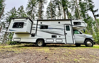Clean&Comfortable 2023 Forest River Sunseeker LE