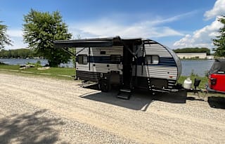 Solar powered off grid camper! Stay anywhere!