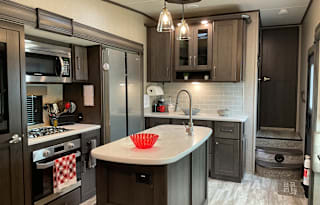 Ruby! Our REFLECTION 303RLS is ready for Glamping+