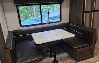 2021 Dutchmen RV Coleman Lantern Series 242BH