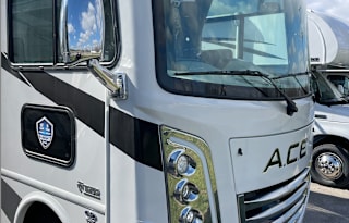 BRAND NEW Family Friendly Class A RV, Sleeps 8