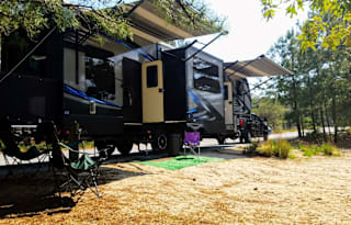 Keystone Fuzion 371 w/ optional golf cart