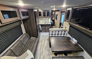 The Cozy KC - 2022 Grand Design Transcend 247BH