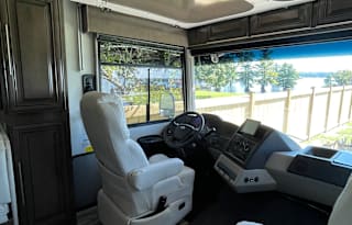 Sam & Kate’s Kid Approved RV Rental w/2 bathrooms
