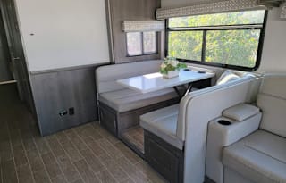 2022  Class A RV 38FT W/Bunk Beds / 2 Full Baths