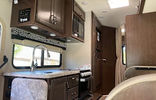 2020 Thor Motor Coach Freedom Elite