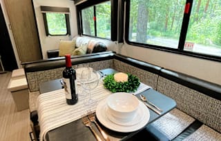 The Perfect Glamping Getaway! 3bds, TWO bathrooms!