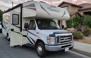 2019 Coachmen RV Freelander 28BH Ford 450 LowMiles