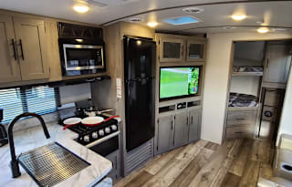 "Bougie Bunkhouse"