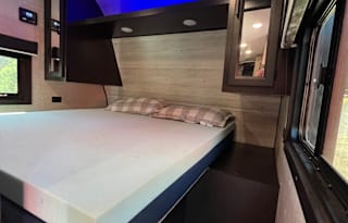 2022 Jayco JayFlight Sleeps 5