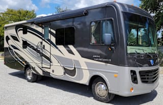Holiday Rambler Admiral 32H