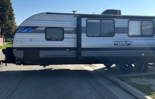 Family Friendly 2022 Cruise Lite trailer