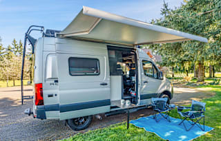 4 Wheel Fun! 2020 Winnebago Revel 44E
