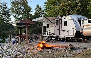 2022 Sunset Trail 222RB:  Front King /Rear Bath
