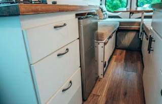 Scenic Vans' "The Mammoth" - Unlimited Mileage (3)