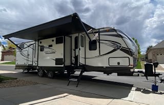 GLAM Camping - Bunk Room, 3 Slide-outs & more!