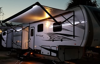 2019 Highland Ridge 427BHS Bunkhouse 5th Wheel