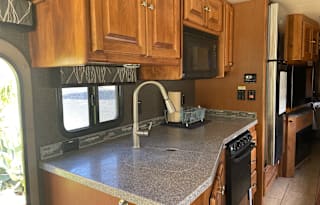 Perfect RV for you, fur-babies, family, & friends!