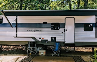 Clean 2022 Camper W/ Queen Room and Bunk Room
