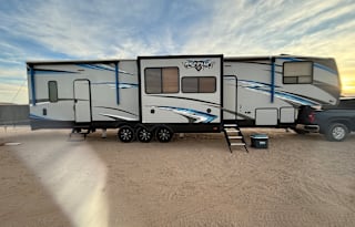 Forest River trailer, spacious 2 bathrooms