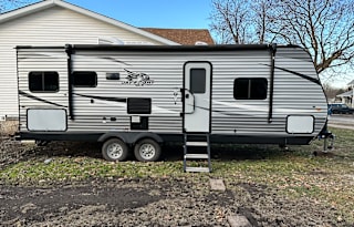 2020 Jayco Jay Flight SLX 8 245RLS Sleeps up to 5!