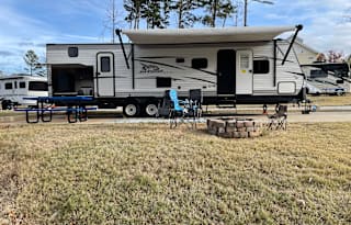 Adventure Awaits! Cozy Jayco Camper Ready for You