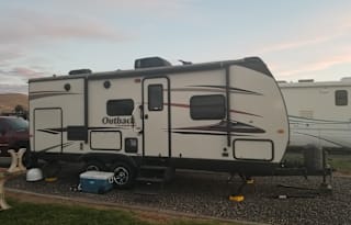 2014 Outback 22ft.