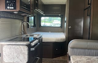 2020 Thor Motor Coach Freedom Elite 23H
