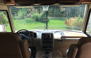 36 foot 2016 Winnebago Visa LX Sleeps 9