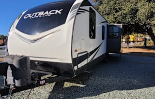 Ward's Cozy RV Rental