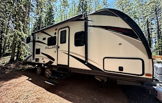 Family & Pet Friendly 28' Camper Near Campsites!