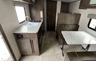 2021 Dutchmen RV Coleman Lantern LT Series 17B