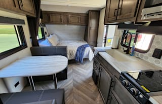 Athena's Haven (2022 Olympia Sport sleeps 6!)