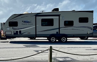 Family & Pet Friendly Toy Hauler!